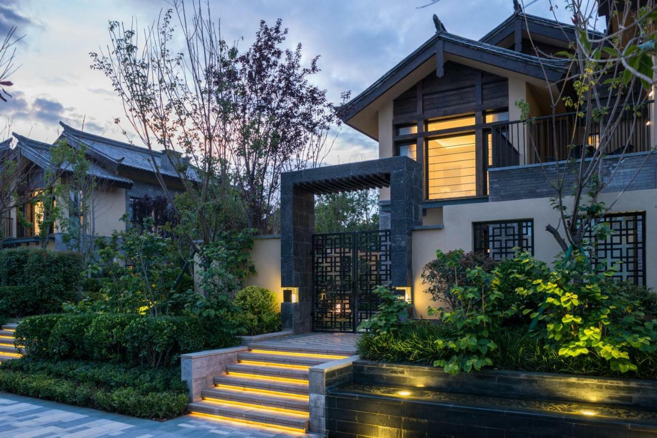 Howard Johnson Jinlin Plaza Lijiang Ліцзян Екстер'єр фото