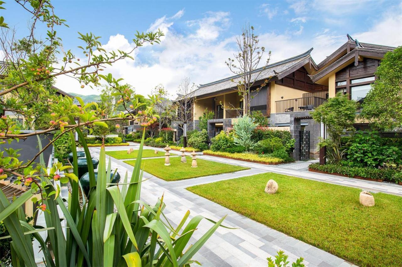 Howard Johnson Jinlin Plaza Lijiang Ліцзян Екстер'єр фото