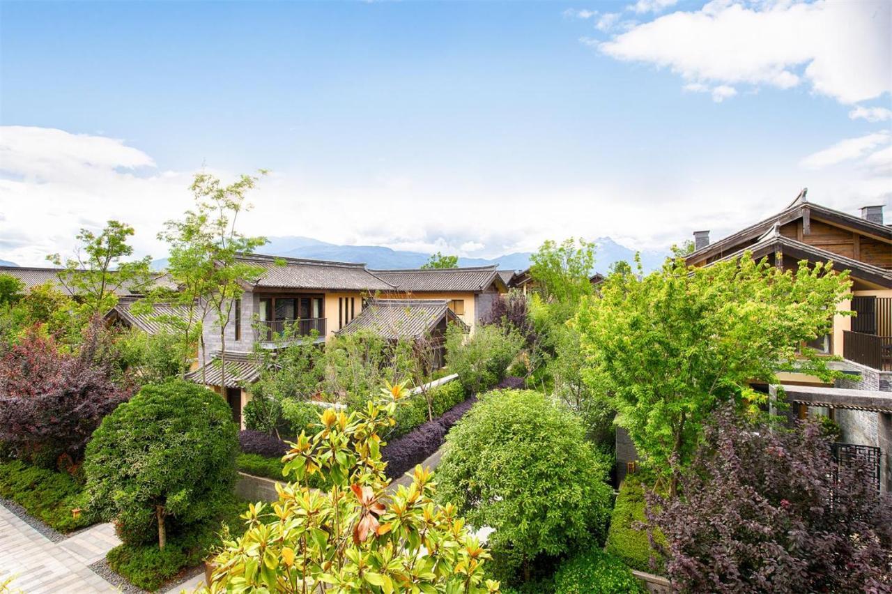 Howard Johnson Jinlin Plaza Lijiang Ліцзян Екстер'єр фото